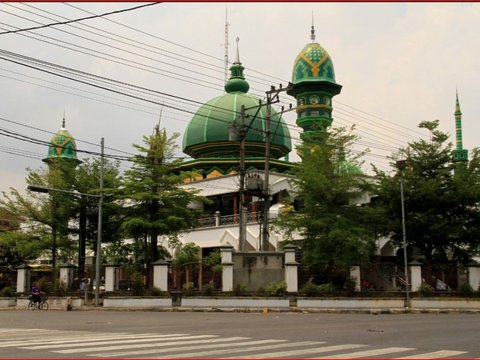 Keunikan Masid Jami' Lasem Rembang, Terdapat Mustaka Tua Bergaya Hindu