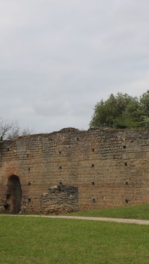 Château de Doué-la-Fontaine