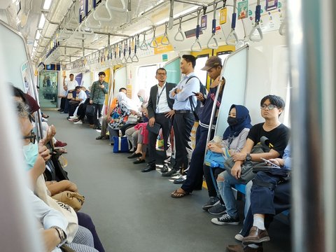 Passengers Can Break Fast on MRT and Transjakarta, Check the Rules!
