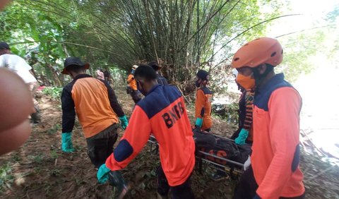 Malik mengatakan, lima korban lagi masih dalam pencarian dengan lokasi dipusatkan di Kecamatan Sutera, Kecamatan Koto XI Tarusan serta Kecamatan Bayang.