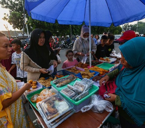 FOTO: Penampakan Pasar Takjil di Jalan Panjang Jakarta Barat yang Jadi Tempat Wisata Kuliner Sembari Ngabuburit Ramadan