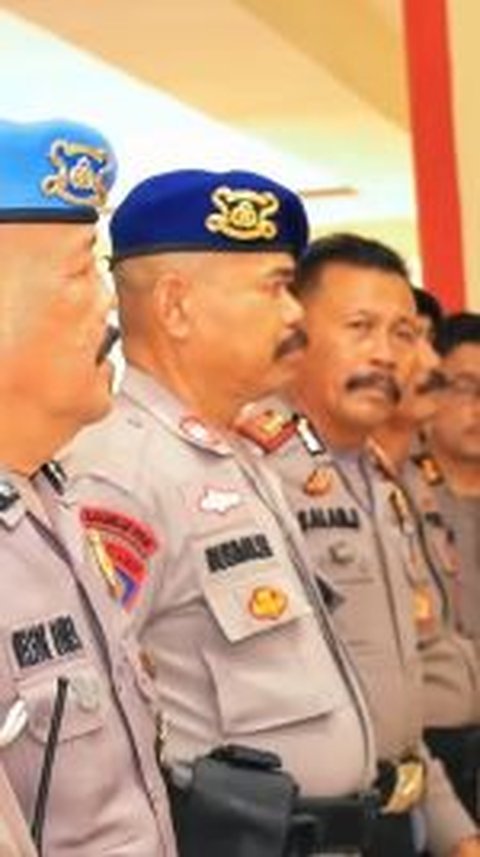 Kontes Fenomenal Polisi Berkumis, Mulai yang Tipis Hingga Tebal Beraksi Depan Jenderal Polisi