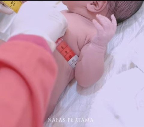 Potret Anak Pertama Kiki Amalia yang Cantik dan Menggemaskan, Diberi Nama Aleesya Putri Keshalia