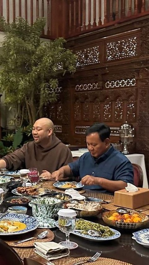 Potret Prabowo Buka Puasa Bersama Titiek Soeharto dan Putranya, Momennya Sweet Banget jadi Sorotan
