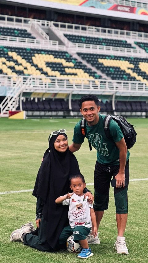 Lebih Dekat dengan Reva Adi Utama, Kapten Persebaya yang Family Man Banget