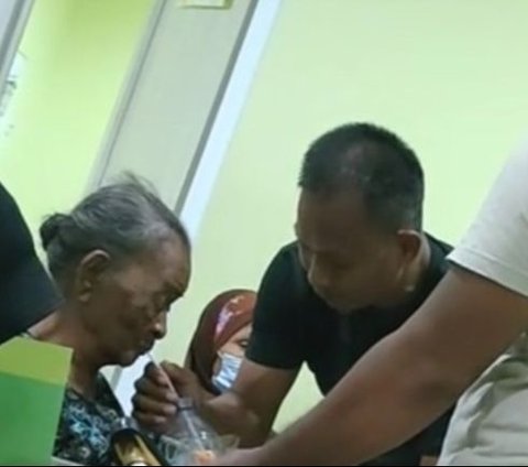 Tuai Haru, Momen Tiga Anak Laki-Laki Antar Ibunya ke Rumah Sakit Ini Viral Bikin Iri