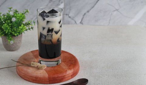Shaved Grass Jelly with Palm Sugar
