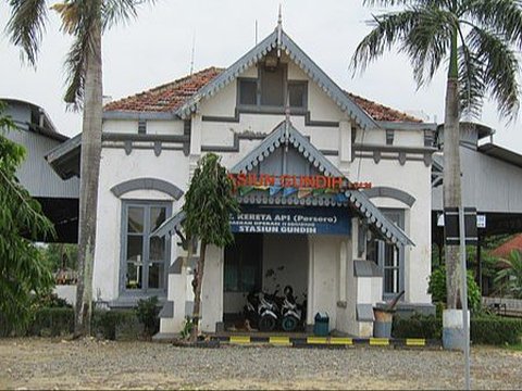 Melihat Keunikan Stasiun Gundih di Grobogan, Bangunan Klasik Bergaya Arsitektur Indische Empire