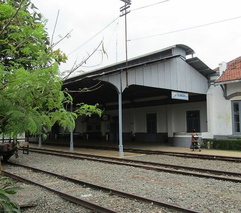 Melihat Keunikan Stasiun Gundih di Grobogan, Bangunan Klasik Bergaya Arsitektur Indische Empire