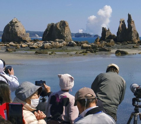 FOTO: Penampakan Roket Space One Jepang Meledak Sesaat Setelah Diluncurkan