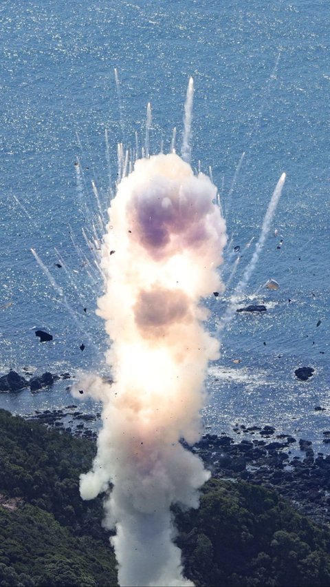 FOTO: Penampakan Roket Space One Jepang Meledak Sesaat Setelah Diluncurkan