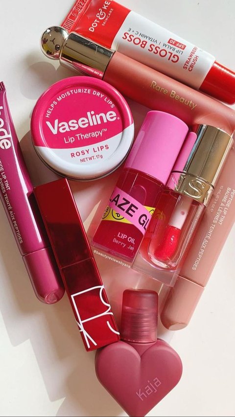 Use Lip Balm to make lipstick last longer.