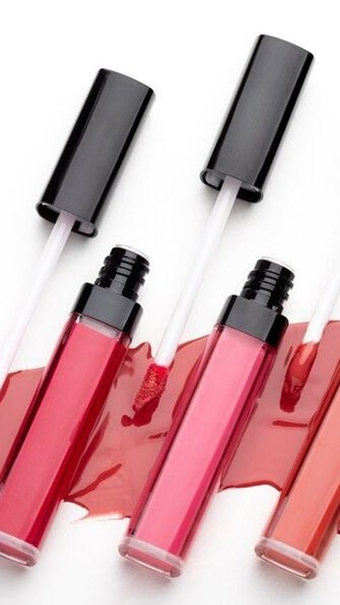 Pakai Jenis Lipstik Liquid untuk Daya Tahan Lebih Lama