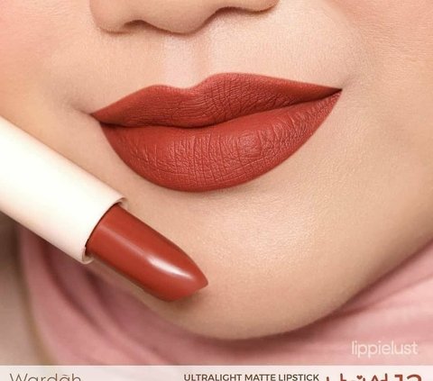 Cara Memilih Lipstik yang Tahan Lama, Awet dan Sesuai dengan Warna Kulit