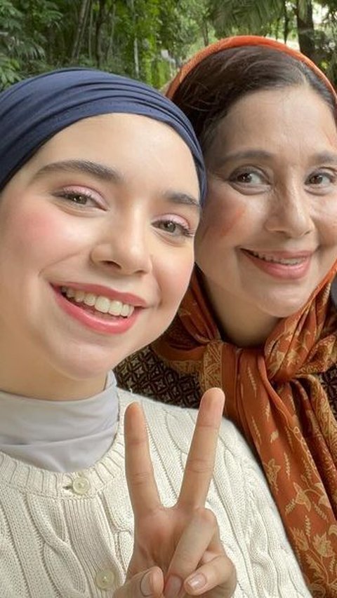 Sama-sama Cantik, ini Potret Kebersamaan Ayu Azhari dan Putrinya Isabel yang Parasnya Mirip Banget