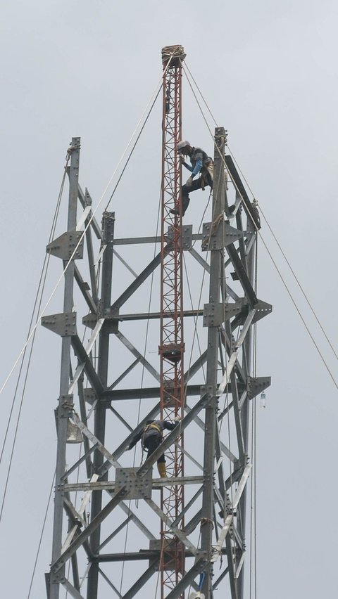 FOTO: PLN Terus Genjot Infrastruktur Kelistrikan