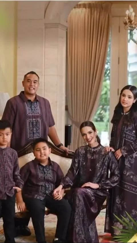 Keluarga Ardi Bakrie dan Nia Ramadhani dikenal sebagai keluarga yang selalu kompak dan harmonis.