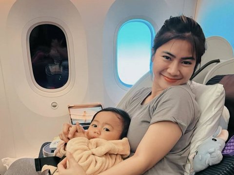 Potret Felicya Angelista Wajahnya Belepotan Cokelat saat Momong Anak di Pesawat, Kocak Banget!