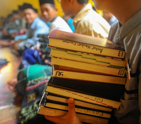 FOTO: Meningkatkan Keimanan Santri di Bulan Ramadan, Ponpes Modern Daarut Tarqiyah Primago Gelar Tadarus Alquran Massal