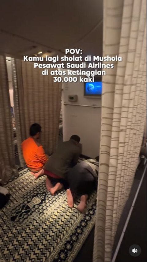 This Airline Provides a Mosque Inside the Aircraft, You Can Pray at an Altitude of 30 Thousand Feet.