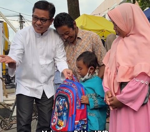 Sempat Viral Ayah Ajak Anak Keliling Kampus dengan Sepeda Tua, Begini Nasib Baik Sang Anak Usai Ketemu Rektor