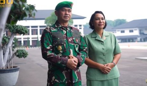 Sebagai informasi, Maruli dan Paulina menikah pada tahun 1999 silam.