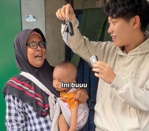 Dagangan Takjil Belum Laku Jelang Maghrib, Ibu Ini Menangis Haru saat Diborong dan Dibayar dengan Motor Baru