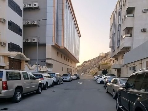 Living for 20 Years, Indonesian Citizen Reveals the Other Side of Life in Saudi Arabia: Wealthy but Many do not Know Each Other