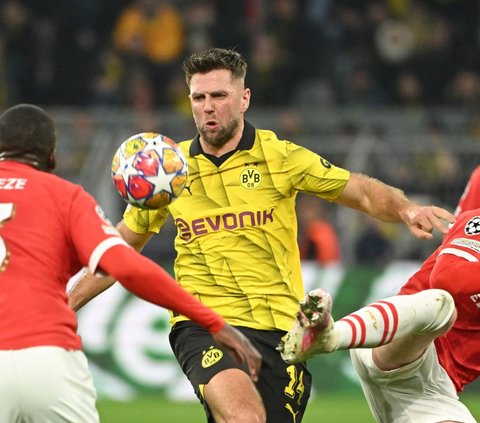 Borussia Dortmund berhasil menang meyakinkan atas PSV Eindhoven dengan skor 2-0 dalam laga leg kedua babak 16 besar Liga Champions 2023/2024 di Signal Iduna Park, Kamis (14/3/2024) dini hari WIB. Kemenangan ini membuat Dortmund berhak melaju ke babak perempat final. Ina Fassbender/AFP