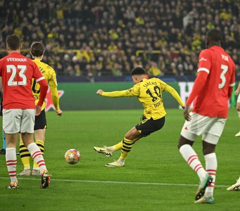 FOTO: Gilas PSV 2-0, Borussia Dortmund Lolos Perempat Final Liga Champions