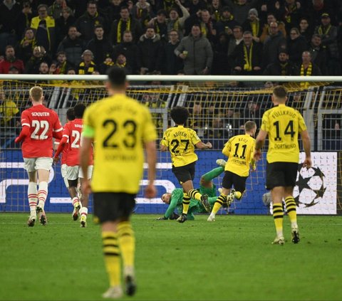 FOTO: Gilas PSV 2-0, Borussia Dortmund Lolos Perempat Final Liga Champions