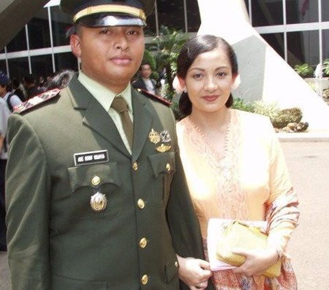 Sosok Perempuan Baju Hijau di Belakang AHY Ramai Dibicarakan, Suaminya Seorang Perwira di TNI