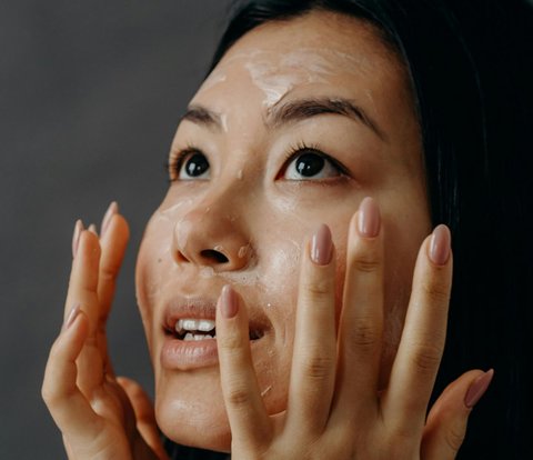 4 Jenis Kandungan Skincare yang Wajib Dipakai Setiap Hari