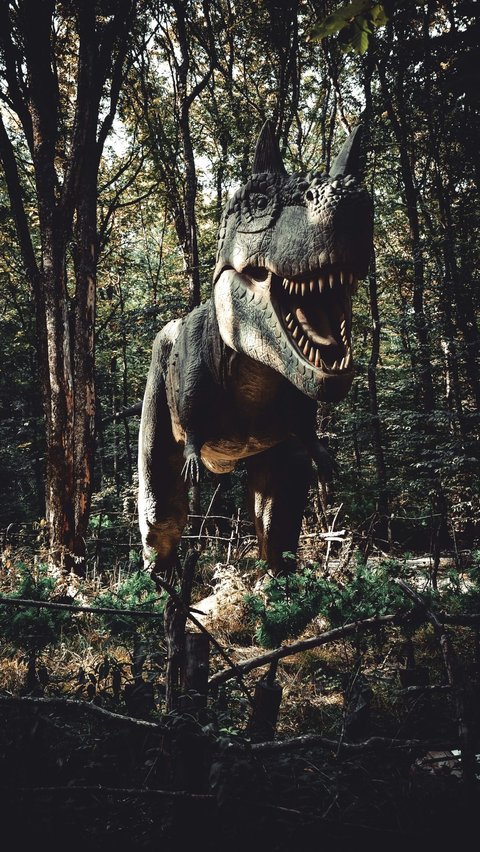 Ilmuwan Temukan Jejak Kaki 4 Jenis Dinosaurus Berusia 100 Juta Tahun, Lengkap dengan Hutan Purba dan Fosil Kotoran