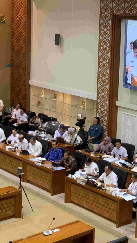 <br>DPR dan Pemerintah Sepakat Rumusan Baru Dewan Kawasan Aglomerasi Ditunjuk Presiden Melalui Keppres