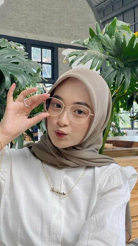 Frame Wayfarer, Memberikan Kesan Wajah yang Lebih Tirus