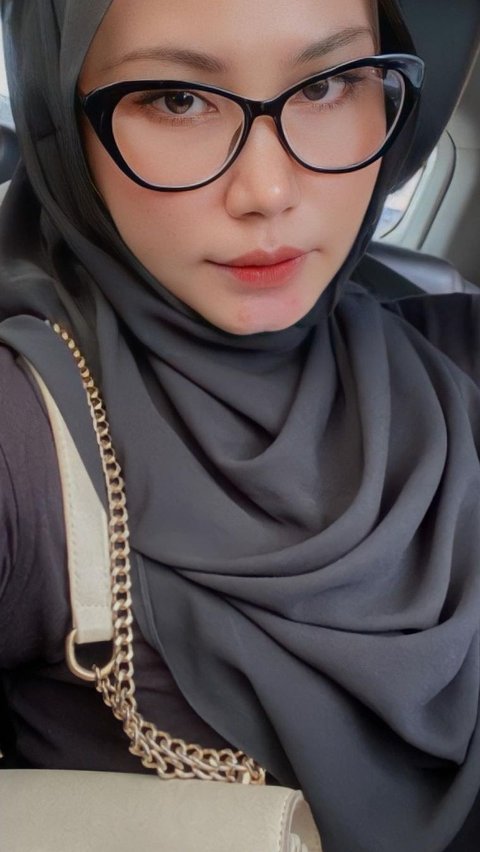 Model Kacamata Cat Eye, Cocok untuk Wajah Bulat