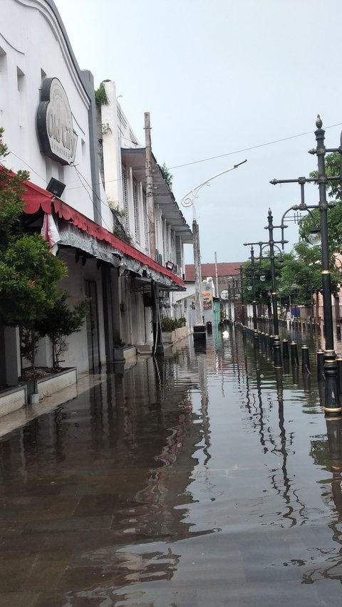 Menengok Kondisi Kota Lama Semarang Terendam Banjir Imbas Limpasan Air Sungai