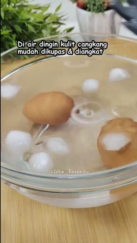 Rendam Telur dalam Air Dingin