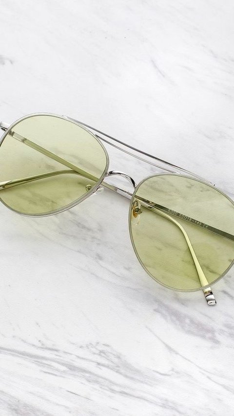 <b>Frame Kacamata Aviator, Look Simple dan Stylish</b>