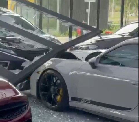 Respons Ivan’s Motor soal Tragedi Xpander Tabrak Porsche Senilai Rp8,9 M di Showroom Mewah PIK