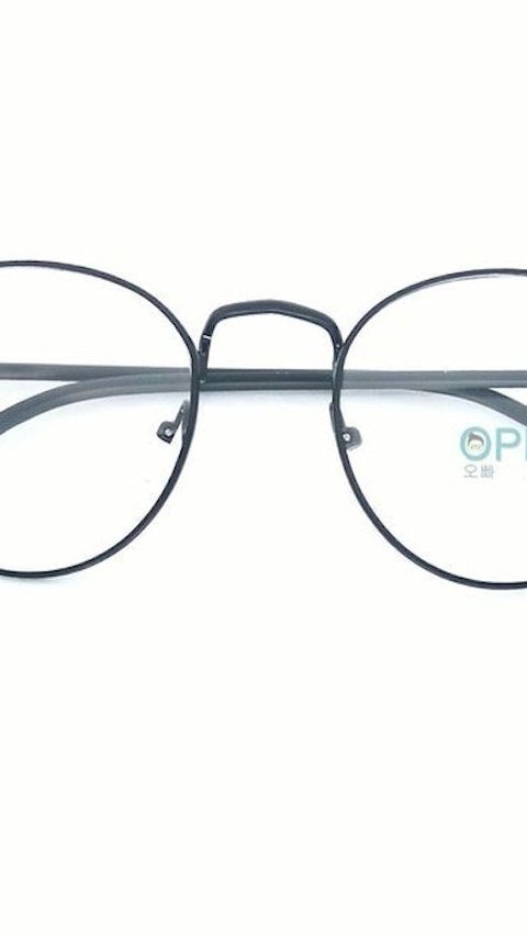 <b>Series OP 02 dari Oppa Glasses</b>