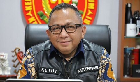 “Adapun kelima orang saksi diperiksa terkait penyidikan perkara dugaan tindak pidana korupsi penyalahgunaan wewenang dalam penjualan emas oleh BELM Surabaya 01 Antam tahun 2018 atas nama Tersangka BS dan Tersangka AHA,”