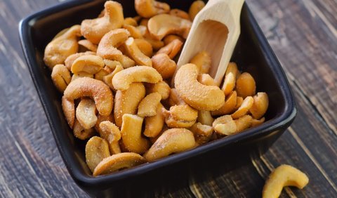 3. Cashew Nuts