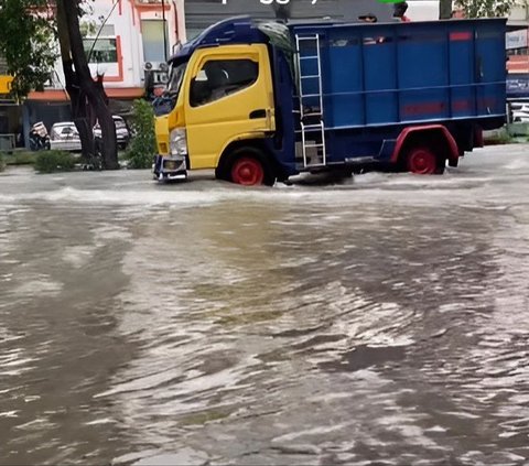 16 RT di DKI Jakarta Terendam Banjir, Ini Penyebabnya