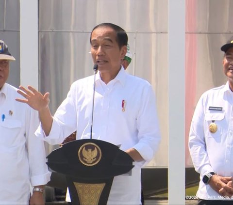 Hari Kedua di Sumut, Jokowi Tinjau RSUD Hingga Cek Stok Beras