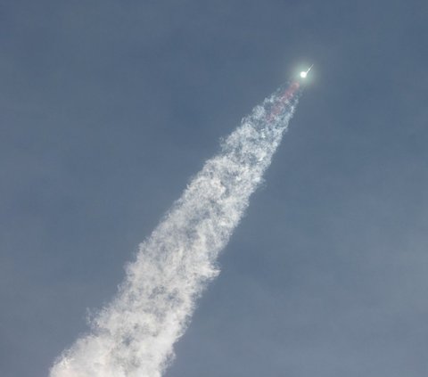 FOTO: Momen Peluncuran Roket Raksasa Starship Milik Elon Musk: Sukses Capai Orbit, tapi Hancur Saat Kembali ke Bumi