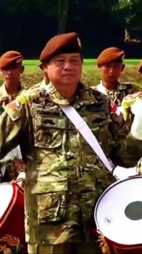 Video Lawas Presiden RI  ke-6 Main Drum Band Bareng Taruna Akmil, Keahliannya Disorot