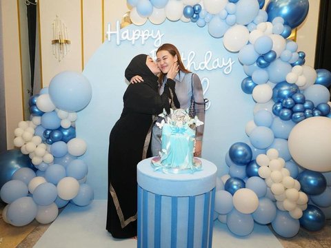 Reza Artamevia Decides to Wear Hijab After Returning from Umrah