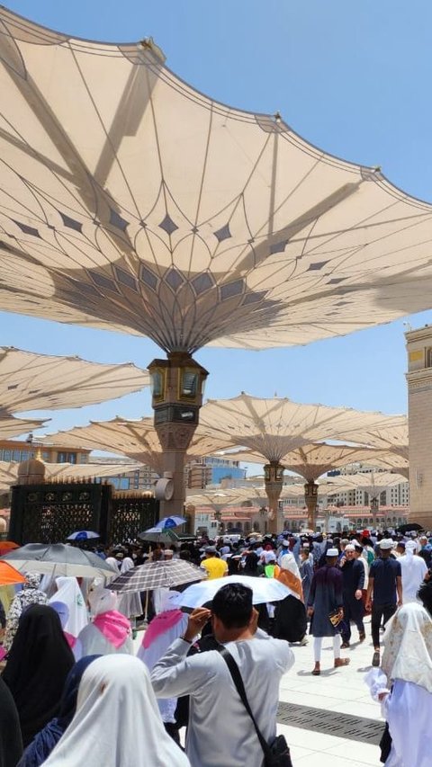 Melihat Keindahan Payung Raksasa di Masjid Nabawi, Ternyata Pembuatnya Khusus dari Jerman dan Jepang